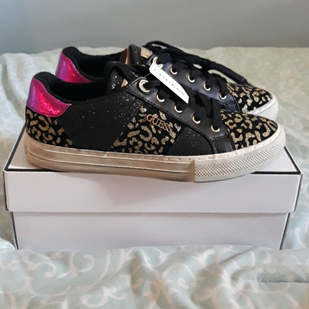 Guess Women's Loven Lace up Sneaker